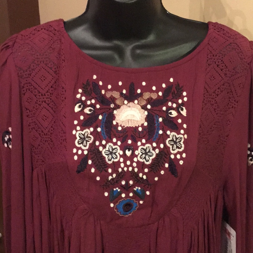 NWT WOMEN’S FREE PEOPLE WINE EMBROIDERED MINIDRESS - Picture 2 of 8
